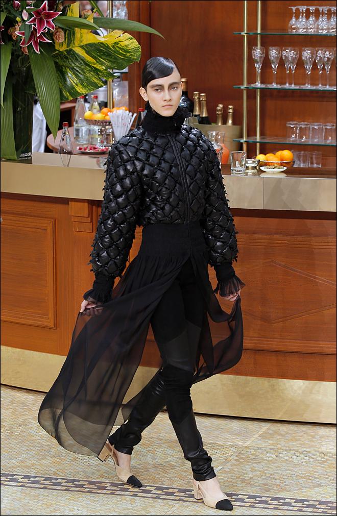 Photos Luxury designers highlight Paris fashion week KBAK