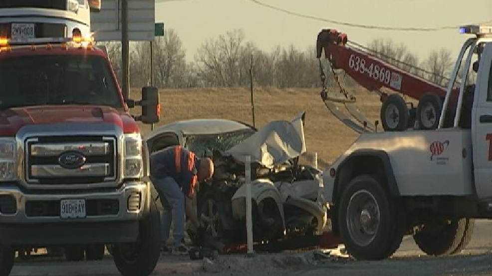 Jefferson City man flown to hospital after police chase, crash KRCG