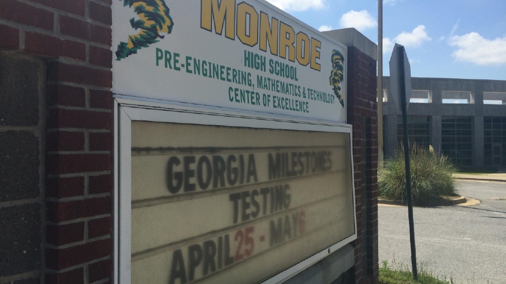 Monroe High wins Neighborhood Award for Best High School in Nation WFXL