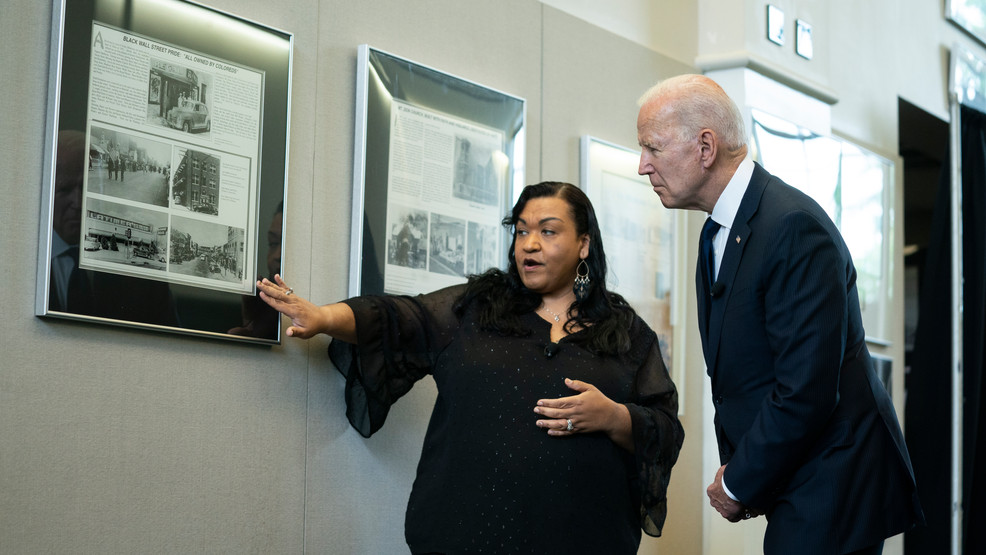 Biden AP21152700070992.jpg