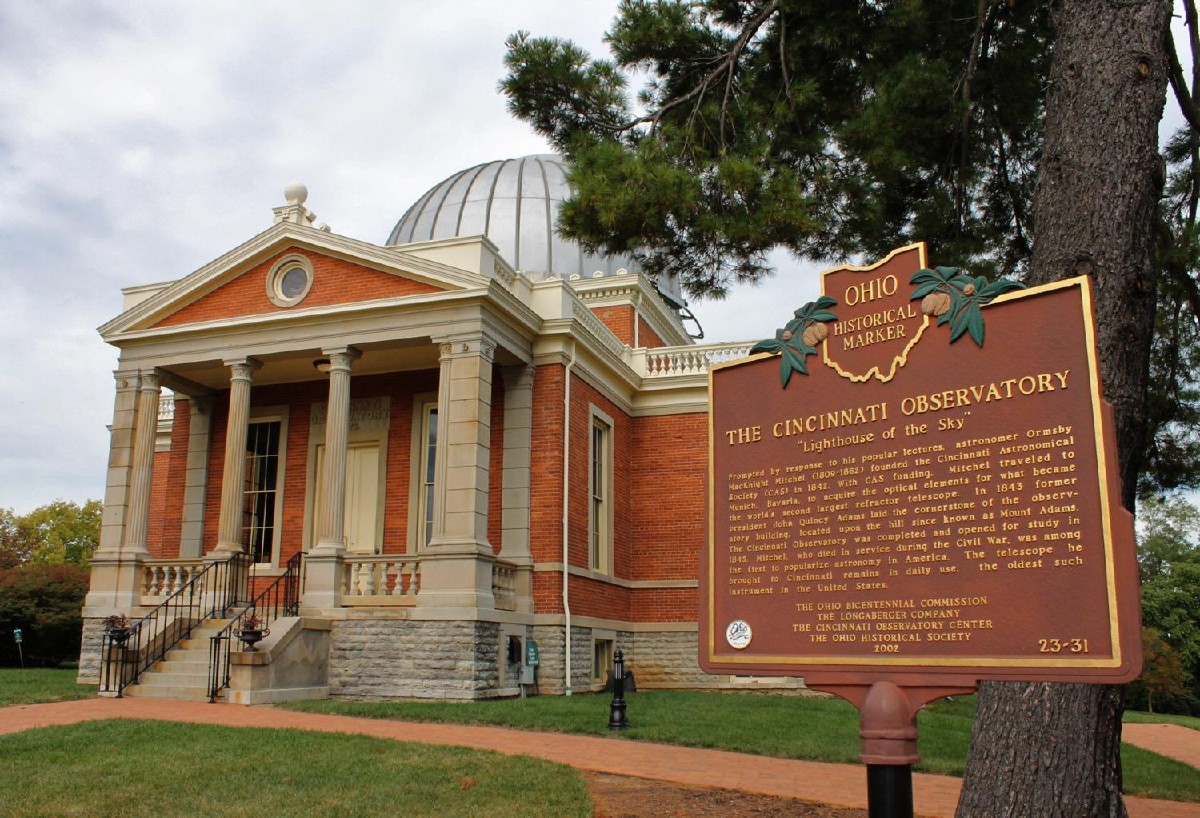 Cincinnati Observatory Wedding Tips And Inspiration Ault Park Wedding Cincy Weddings By Maura Cincinnati Observatory Center
