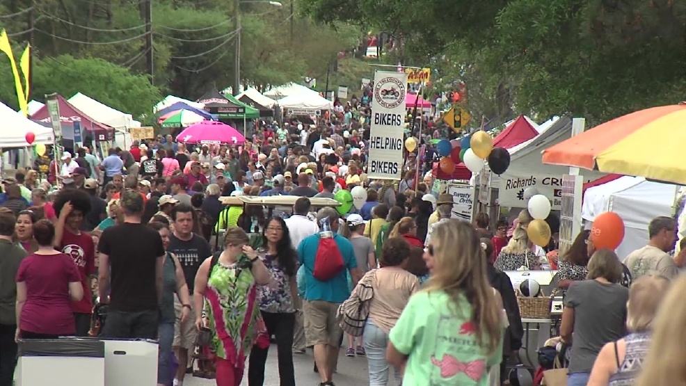 Rainy start to 44th Flowertown Festival not turning away visitors WCIV