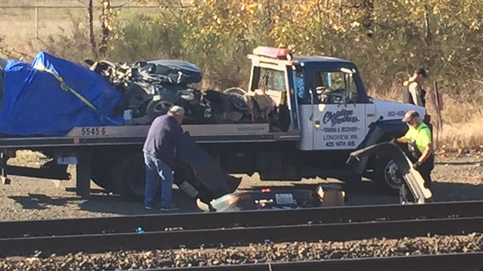 Two killed as Amtrak train hits car north of Kelso KATU