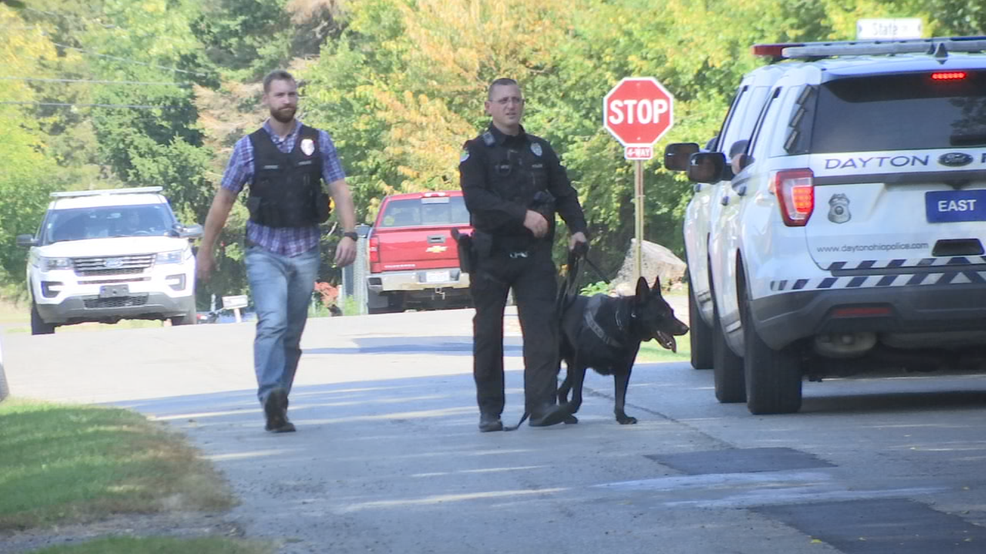 Fairborn police search for suspect after stolen vehicle crashes WRGT