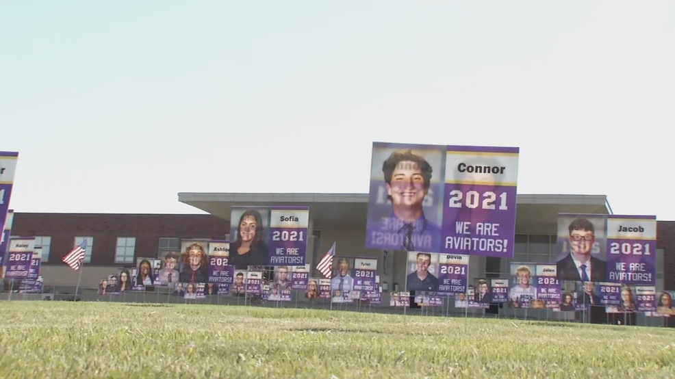 VandaliaButler High School honors graduating seniors with lawn display