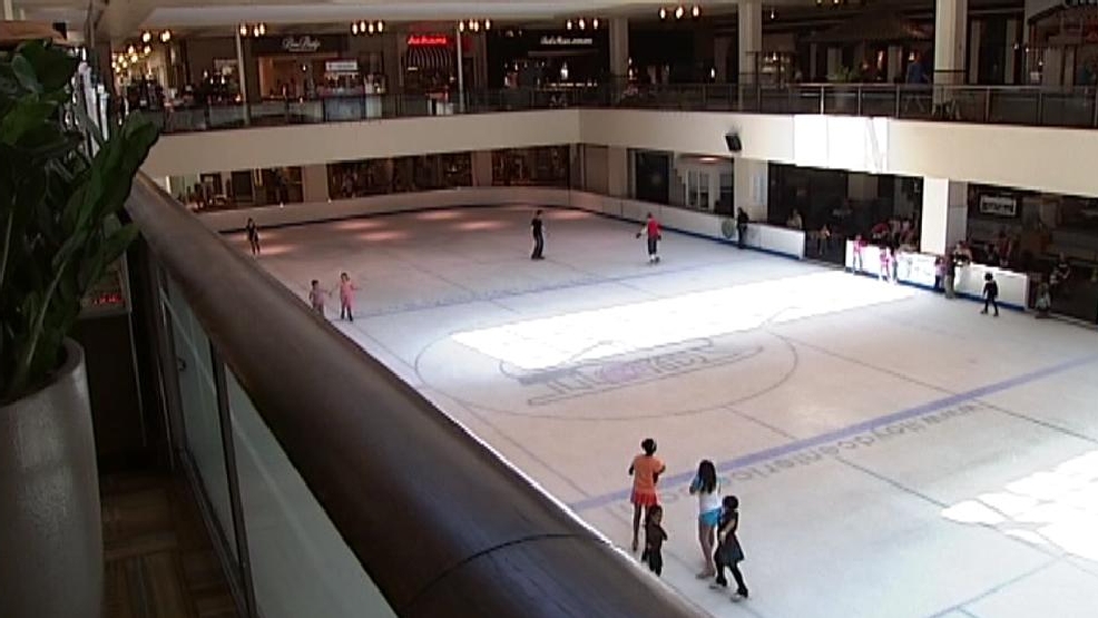 One last skate Lloyd Center ice rink to close for renovations until