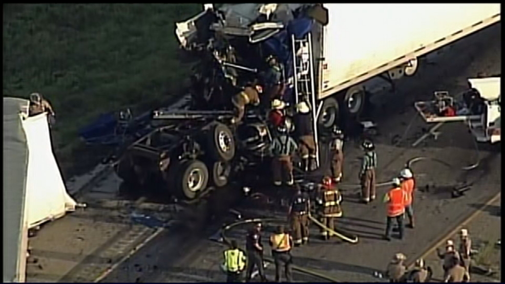 At Least One Dead In Multiple 18-wheeler Accident | WOAI