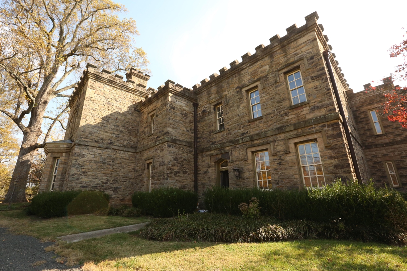 Did you know you can buy a castle in Virginia for 2.2M? DC Refined