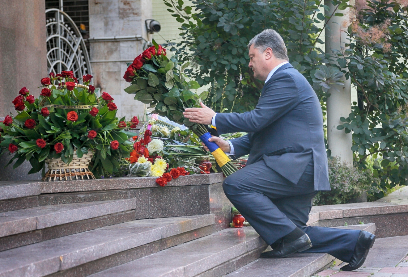 Ukrainian President Petro Poroshenko Lays Flowers At The Steps Of French Embassy In Ukrainian President Petro Poroshenko Lays Flowers At The Steps Of French Embassy In