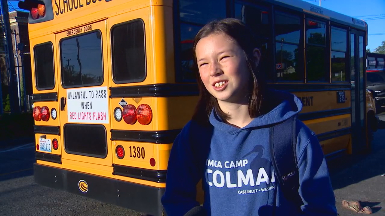 young-schoolgirls-suck-bus-driver